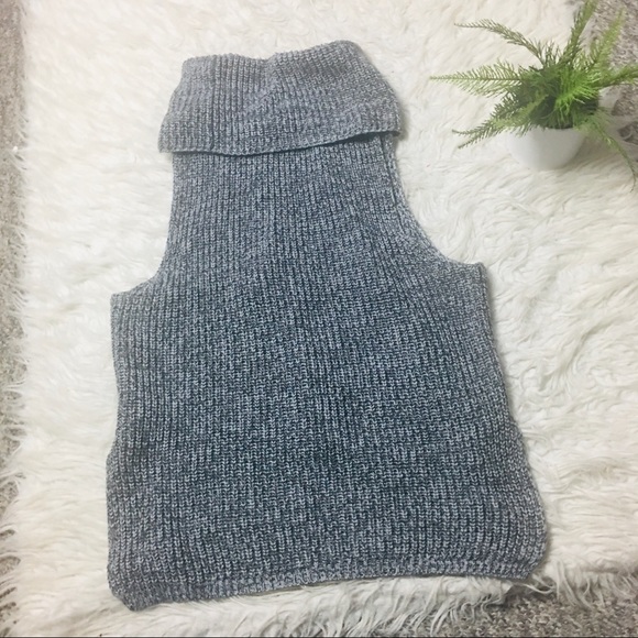 Charlotte Russe Sleeveless High Low  Turtleneck Knit Sweater Gray Size Small - Picture 7 of 14
